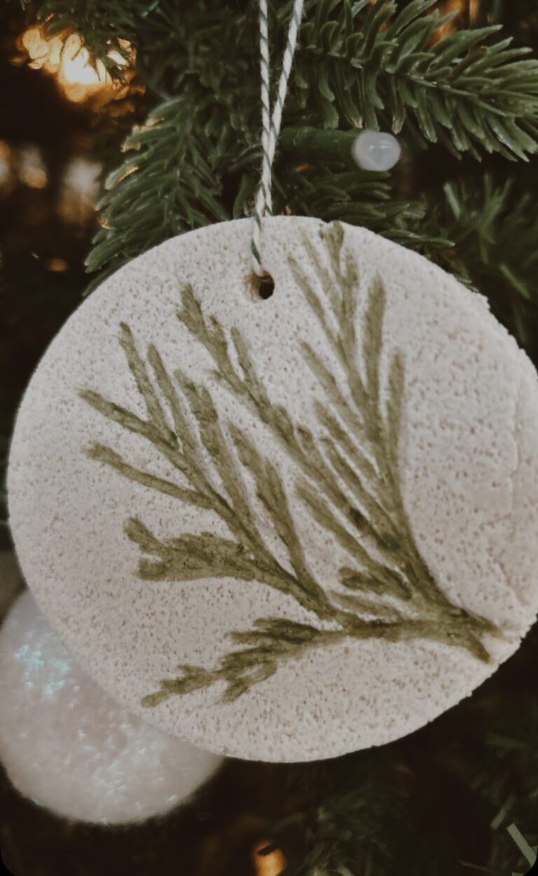 Free and Easy Last Minute Gift Ornaments